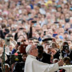 A origem e a força da devoção do Papa Francisco por Nossa Senhora